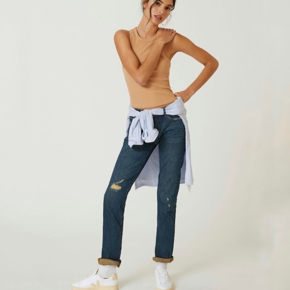 Anthropologie Pilcro The Slim Boyfriend Jeans distressed size 26